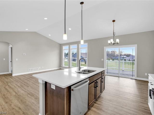 Condo for sale in The Villas, Hartville