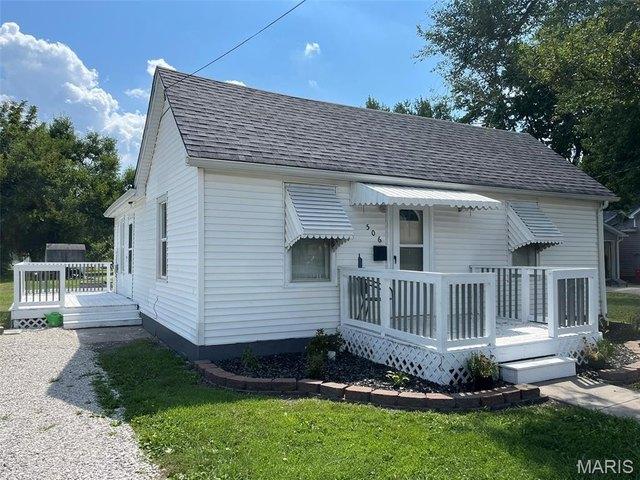 House for sale in Staunton, Macoupin County