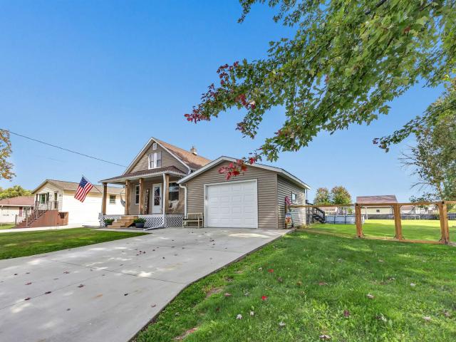 House for sale in Pulaski, Brown County