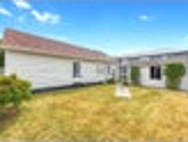 House for sale in Chaslands, Canterbury