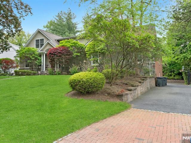 House for sale in Teaneck, New Jersey