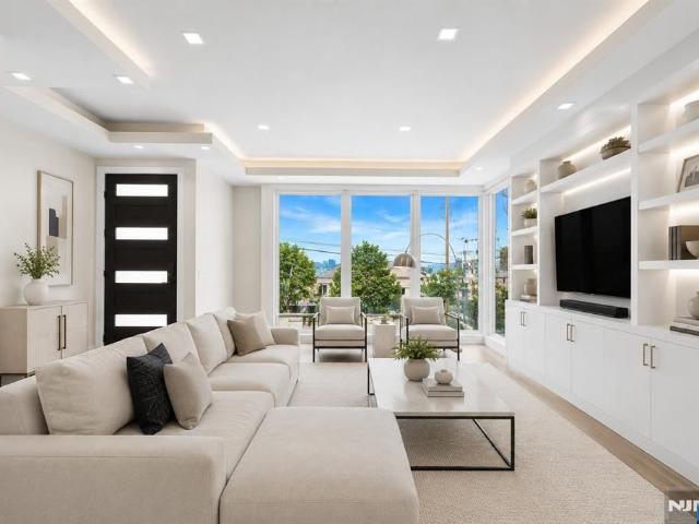 House for rent in Edgewater, New Jersey