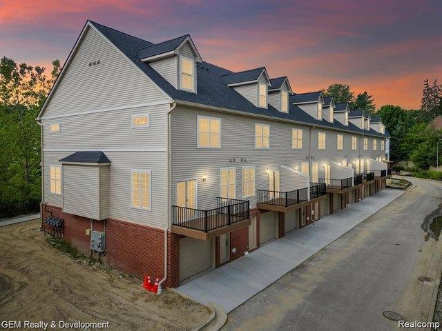 Townhouse for sale in New Hudson, Michigan