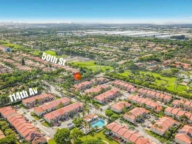 Townhouse for sale in Doral, Florida
