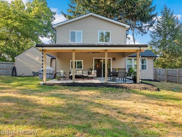 House for sale in Fenton, Michigan