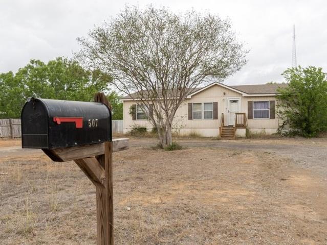 House for sale in Jourdanton, Texas