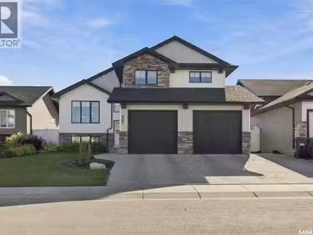 House for sale in Warman