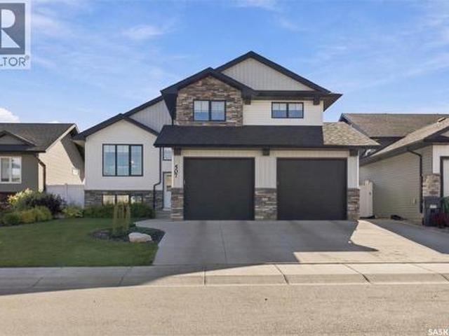 House for sale in Warman