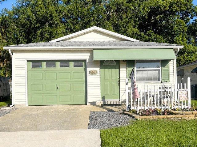 House for sale in Leesburg, Lake County