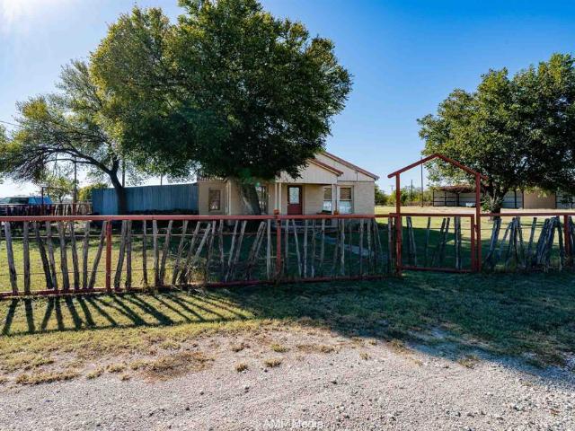House for sale in Throckmorton, Texas