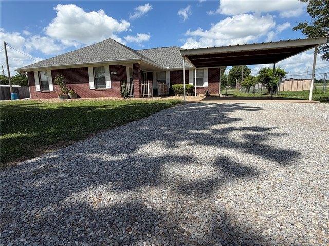 House for sale in Calera, Oklahoma