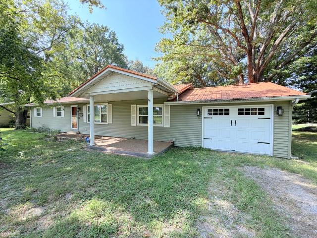House for sale in Galatia, Saline County