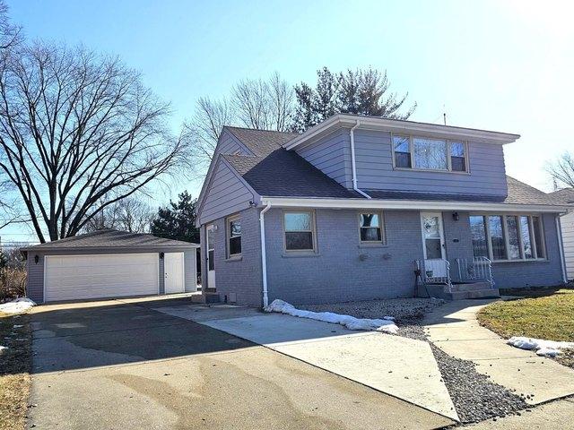 House for sale in Arlington Heights, Illinois