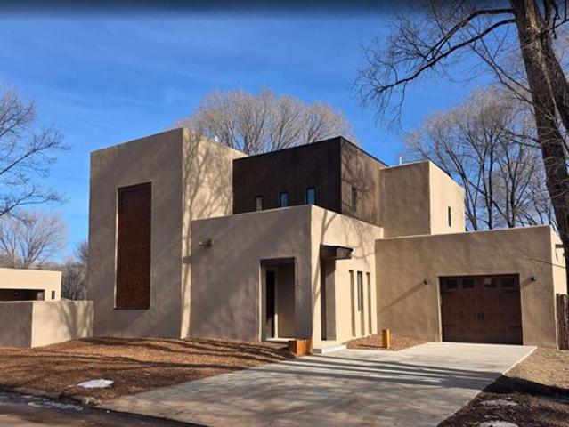 House for sale in El Prado, New Mexico