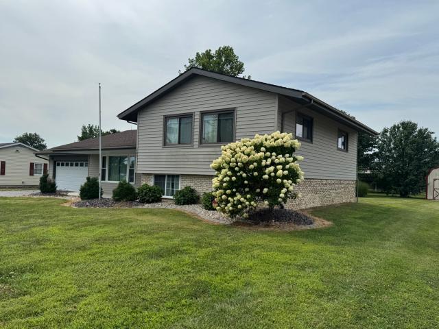 House for sale in Patoka, Illinois