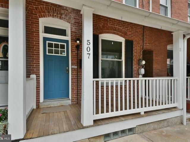 Townhouse for sale in Chester, Pennsylvania