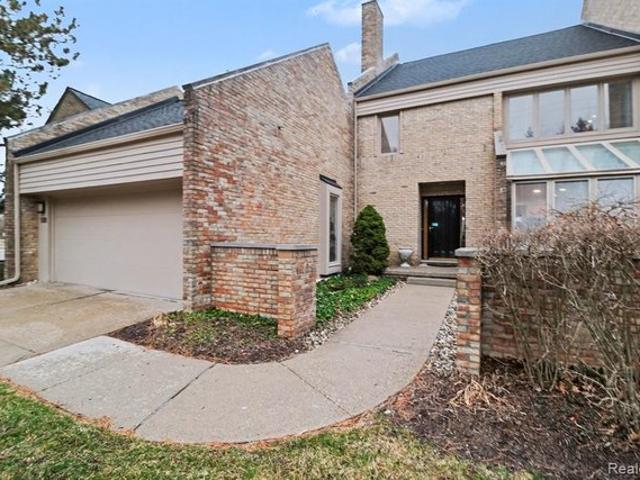 Condo for sale in West Bloomfield, Michigan