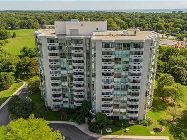 Condo for sale in Burlington, Golden Horseshoe