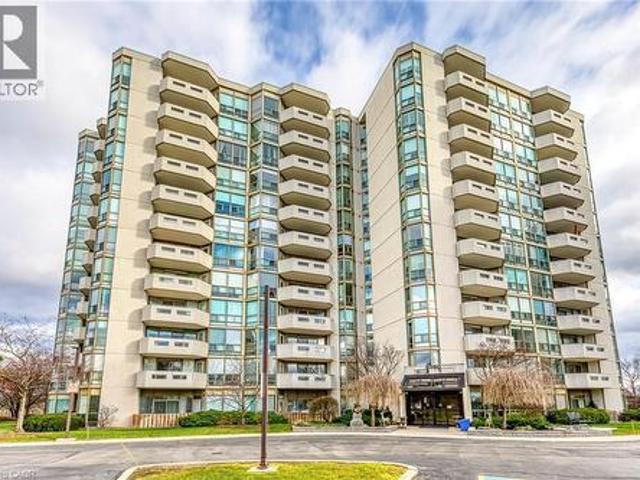 Condo for sale in Burlington, Ontario