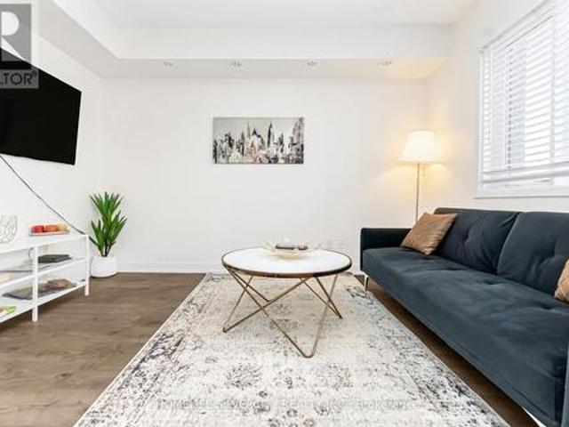 Townhouse for sale in Burlington, Ontario