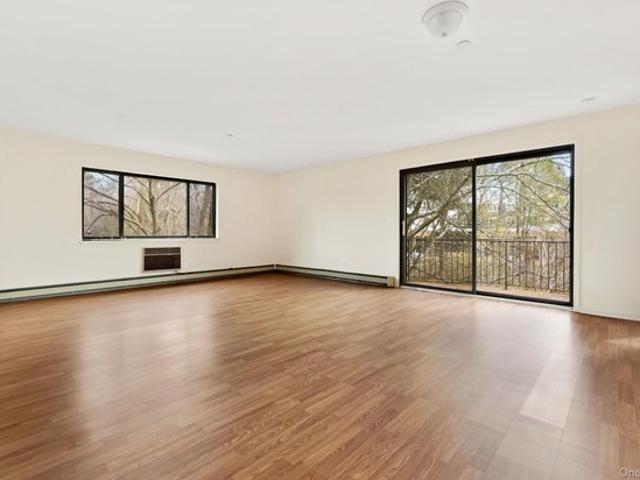 Condo for sale in Scarsdale, New York