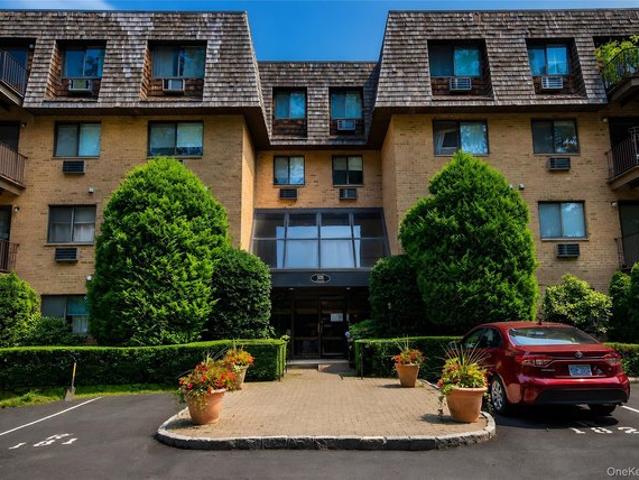 Condo for sale in Scarsdale, New York