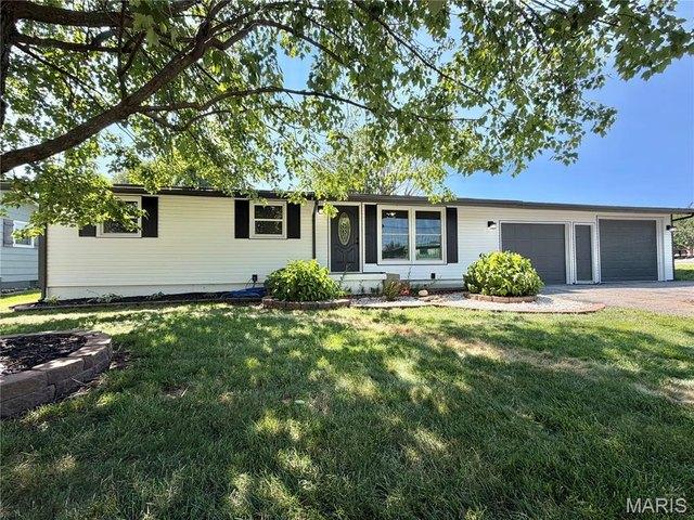 House for sale in Jersey, Illinois