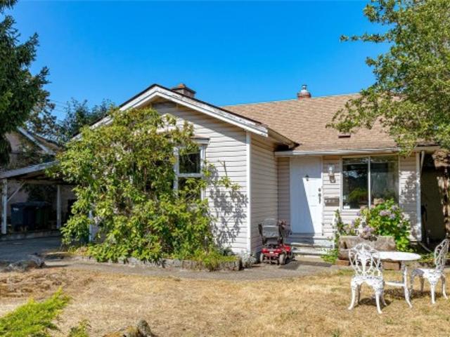 House for sale in Tillicum, Saanich