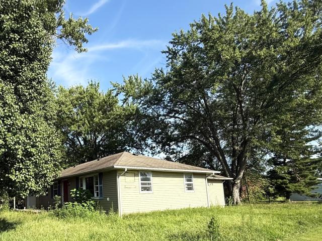 House for sale in Iuka, Illinois