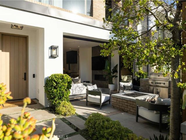 Condo for sale in Corona Del Mar