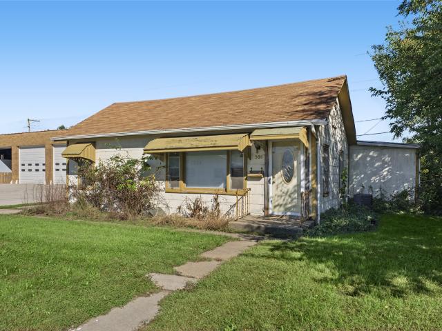House for sale in Adel, Dallas County
