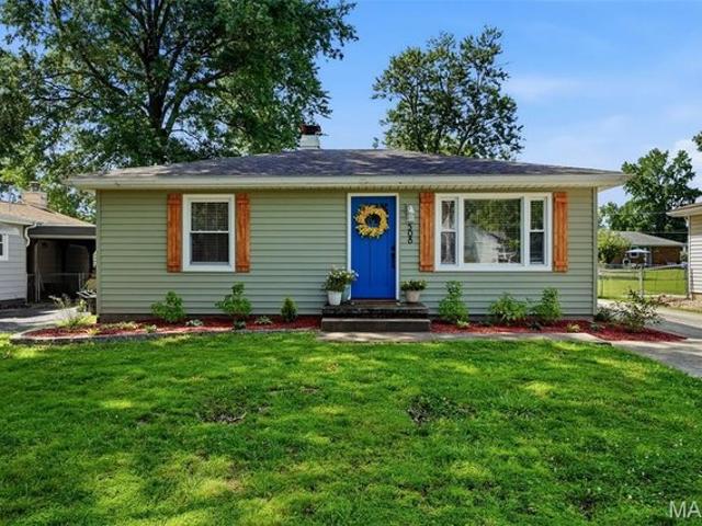 House for sale in Edwardsville, Illinois