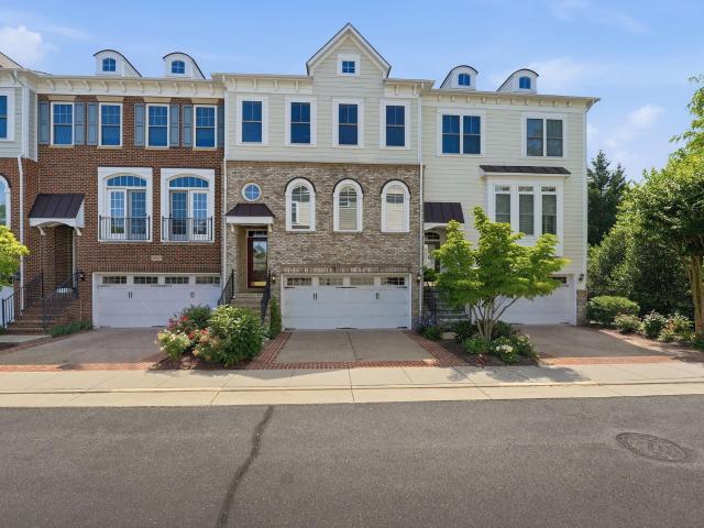 Townhouse for sale in Virginia