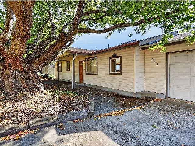 House for sale in Lyle, Klickitat County