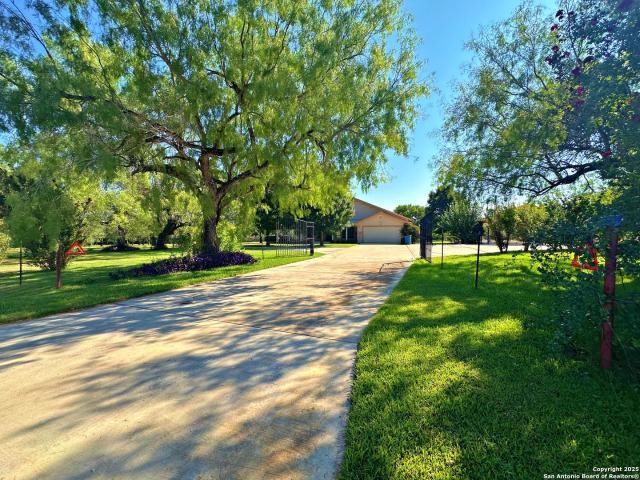 House for sale in Bigfoot, Texas