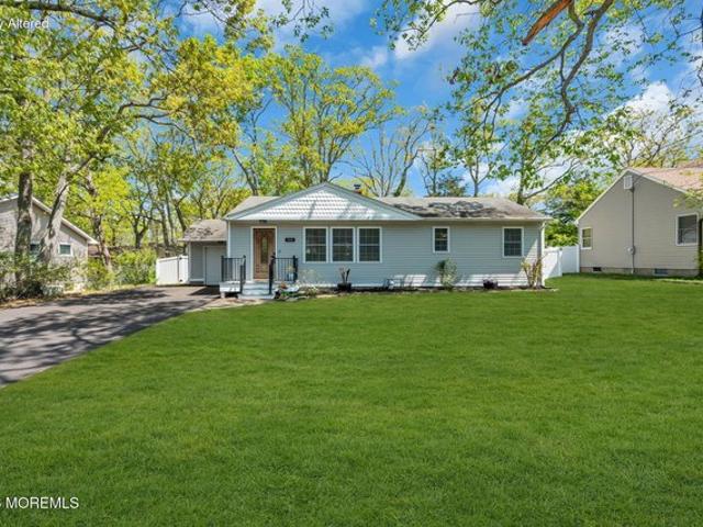 House for sale in Pine Beach, New Jersey