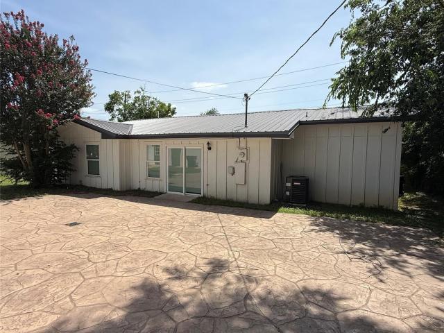 House for sale in Milam, Texas