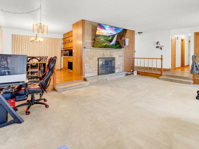 House for sale in Brookside, Waukegan