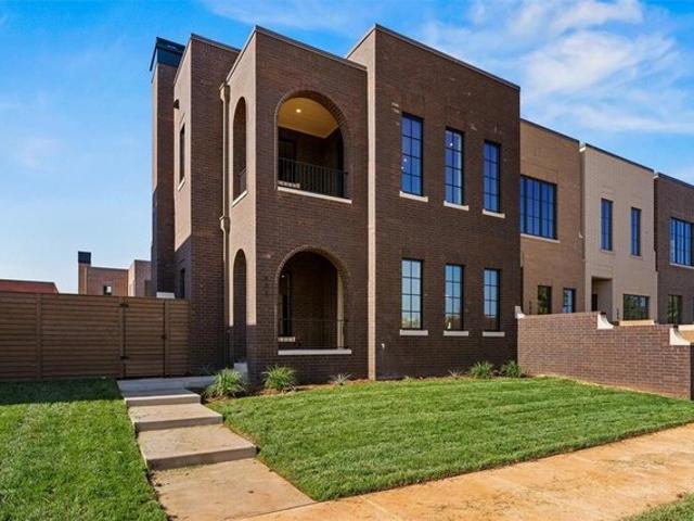 Townhouse for sale in Central Business District, Oklahoma City