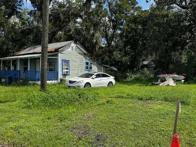 House for sale in Suwannee, Florida