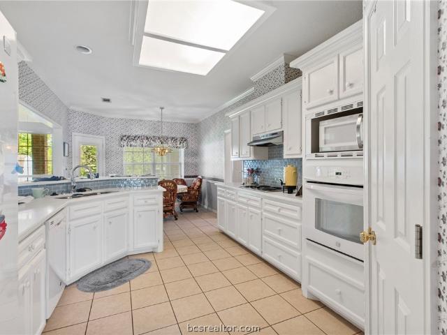 House for sale in Devonshire, College Station