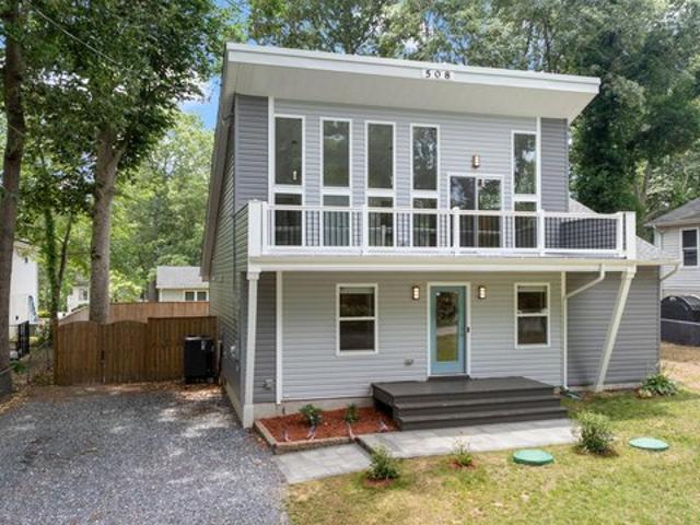 House for sale in Lusby, Maryland