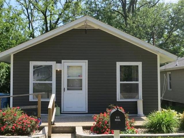 House for sale in Alton, Illinois
