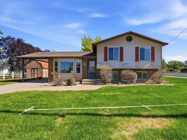 House for sale in Syracuse, Utah