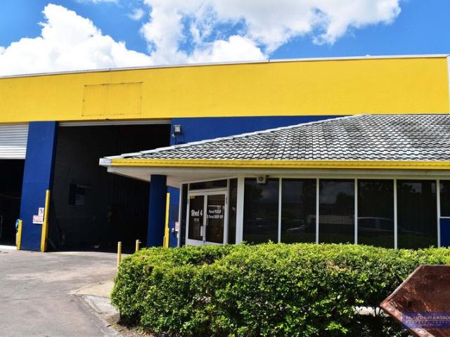 Warehouse for rent in Toombul, Queensland