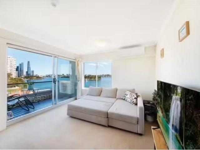Apartment for rent in Lower North Shore, Sydney