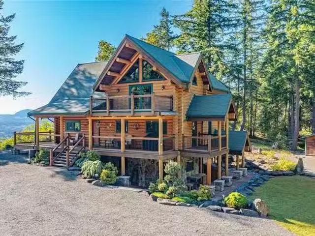 House for sale in Ladysmith, British Columbia