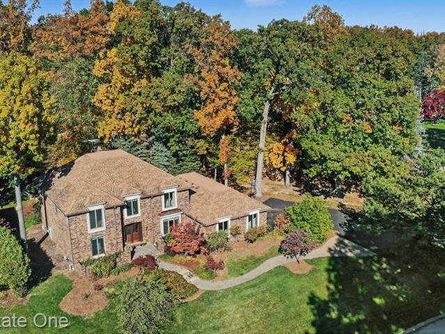 House for sale in West Bloomfield Lake, West Bloomfield Township