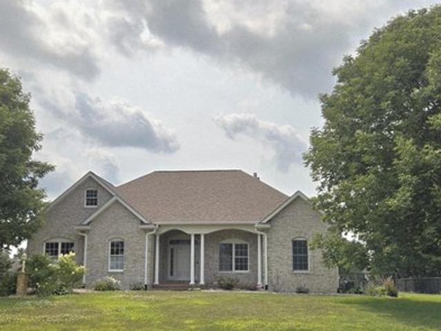House for sale in Leesburg, Indiana