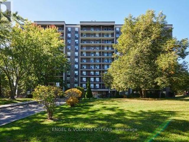 Condo for sale in Guildwood Estates, Ottawa